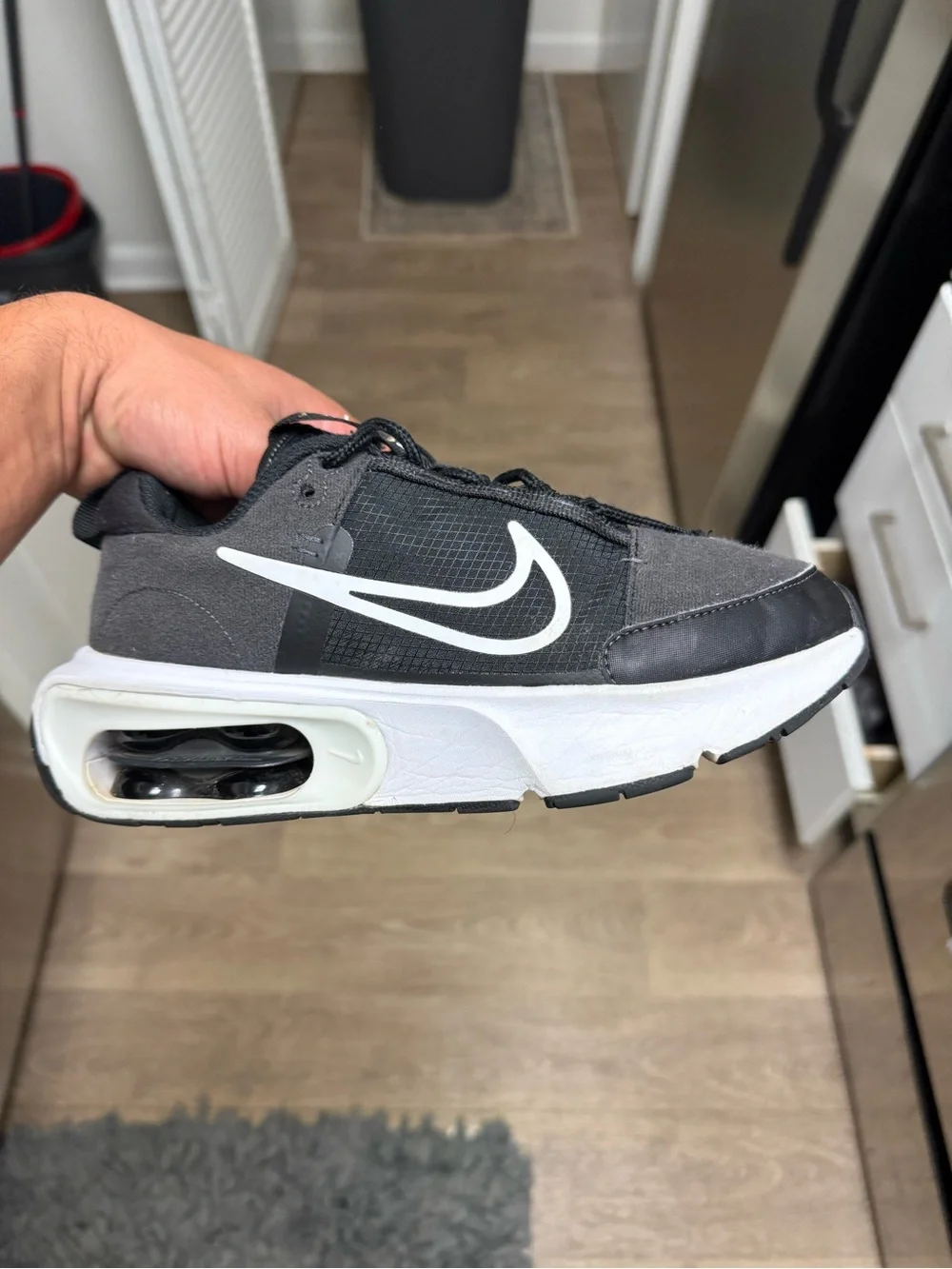Nike Air Max Interlock Black White DQ2904-001 Athletic Sneaker Women Size 7 Used